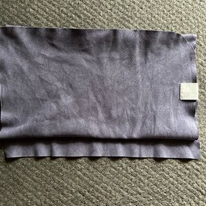 I am selling the Asana Lululemon brand towel.